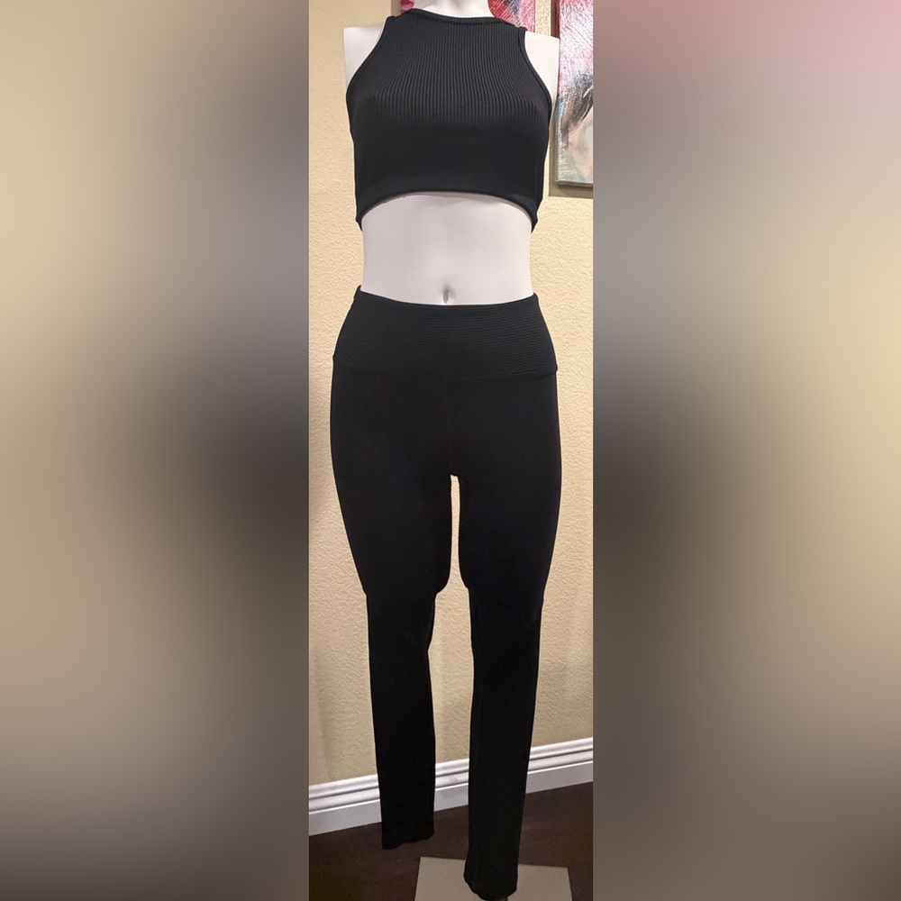 Year of Ours Ribbed Athleisure Set in Black Medium Preowned Excellent Condition